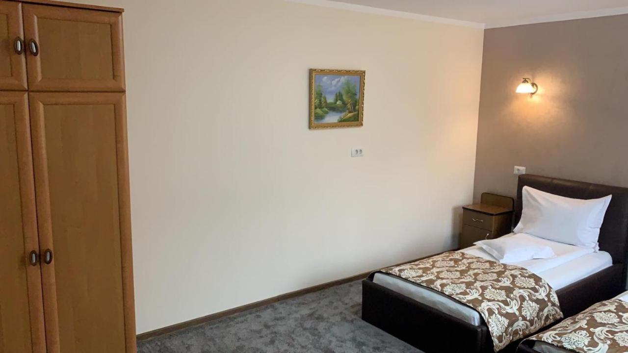 Pensiunea Flora Piatra Neamt Luaran gambar