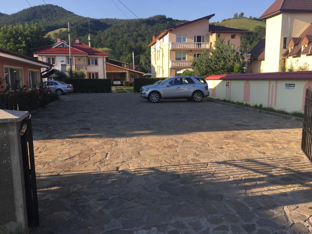Pensiunea Flora Piatra Neamt Luaran gambar